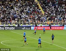 kaiyunapp-国际比赛日体能课后,犹他爵士门线救险备战NBA季后赛,球迷炸锅,轮换策略成焦点的简单介绍